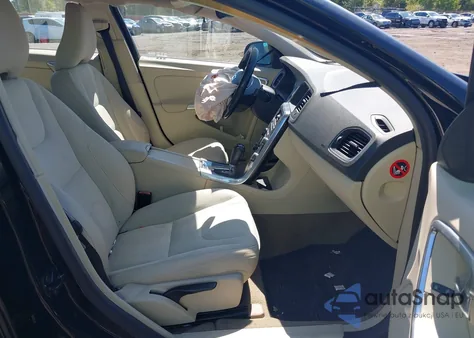 2012 Volvo S60 T5 z USA, uszkodzony, nr VIN YV1622FS2C2118191